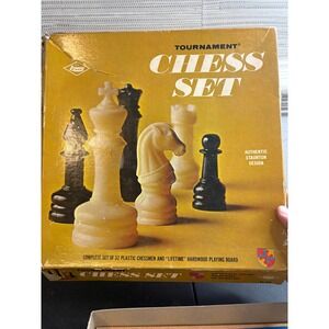 Vintage 1969 ES Lowe Tournament Chess Set No 802 Staunton Design Hardwood Board
